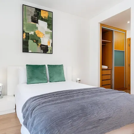 Casa Dos Filhos By Rent2u, Lda *