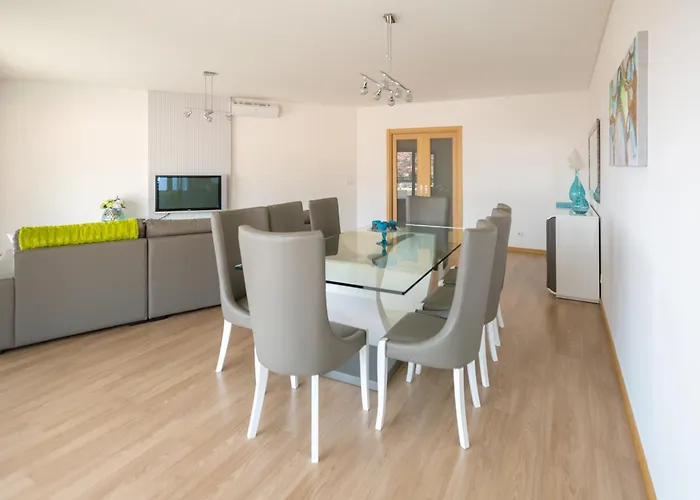 Casa Dos Filhos By Rent2u, Lda פונשל